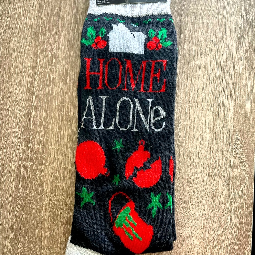 Home Alone Christmas Adult Holiday Socks Sizes 6-12